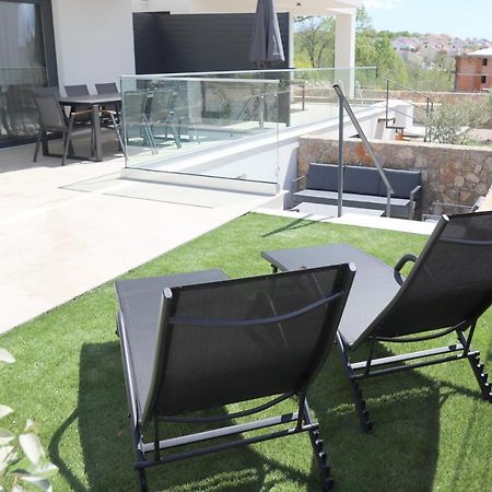 Brand New Apartment With Private Pool Njivice Eksteriør bilde