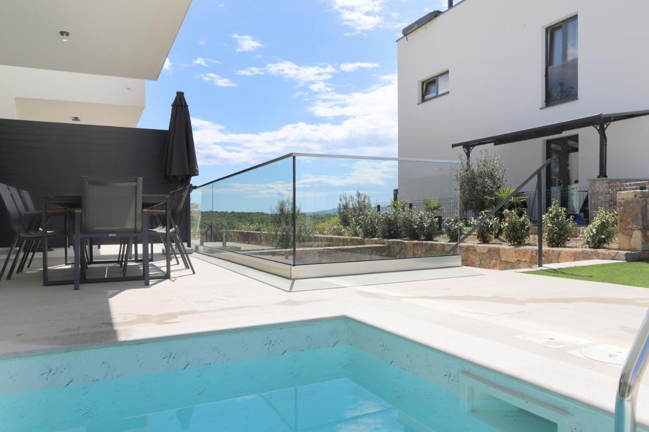 Brand New Apartment With Private Pool Njivice Eksteriør bilde