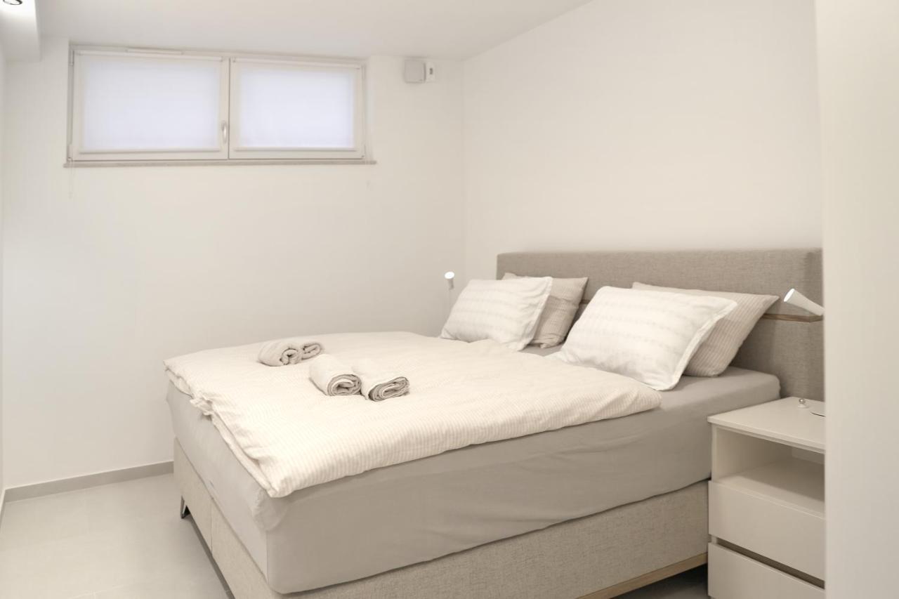 Brand New Apartment With Private Pool Njivice Eksteriør bilde